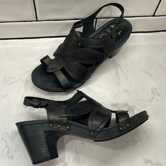 Dansko Nina Metallic Brown Leather Flower Sandals Heels Nailhead Detail Clog 41 - Picture 16 of 16